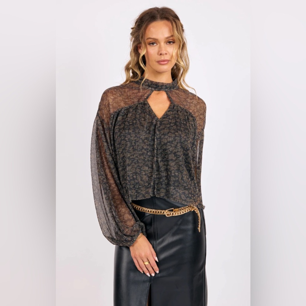 La Soiree Keyhole Top “NWT”